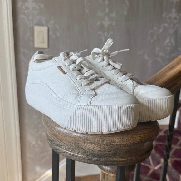 Dr. Scholls women’s time off platform, white sneaker, good condition, 8 1/2. - Picture 2 of 13